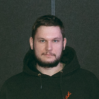 Дмитрий Ларионов